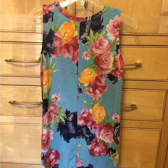 Ladies floral, tank top size small from “honeyme” - Picture 2 of 6